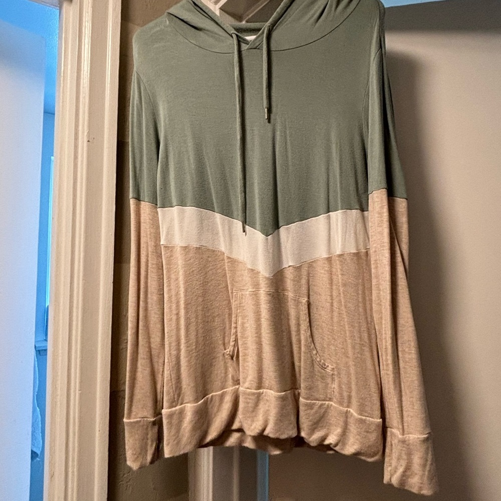 Market & Spruce Sage Green Knit Top